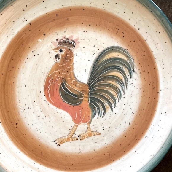 Vintage adorable hand painted Rooster plate - Picture 2 of 4
